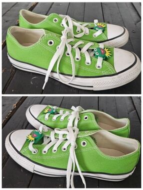 Converse Women's 7.5 Green Canvas Sneakers Kermit the Frog Charm Spring Summer